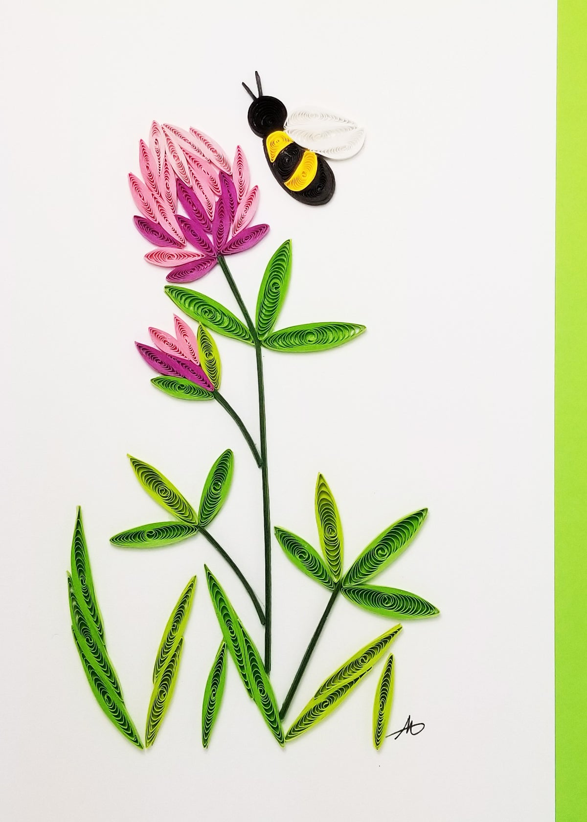 #340 - Clover w/Bee